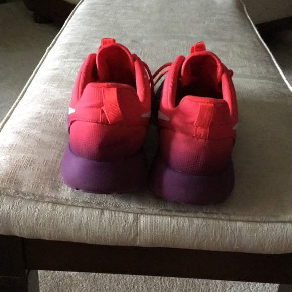 Nike Roshe Run Pink/Orange/Purple Ombré sneakers - Picture 4 of 6
